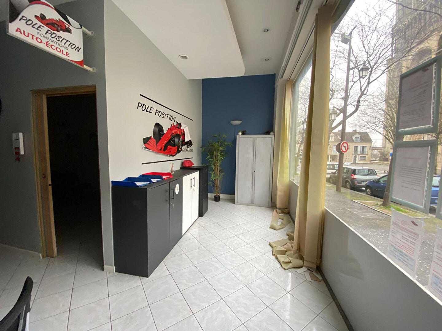 Local commercial MANTES LA JOLIE (78200) 2 pièces 51.00 m²