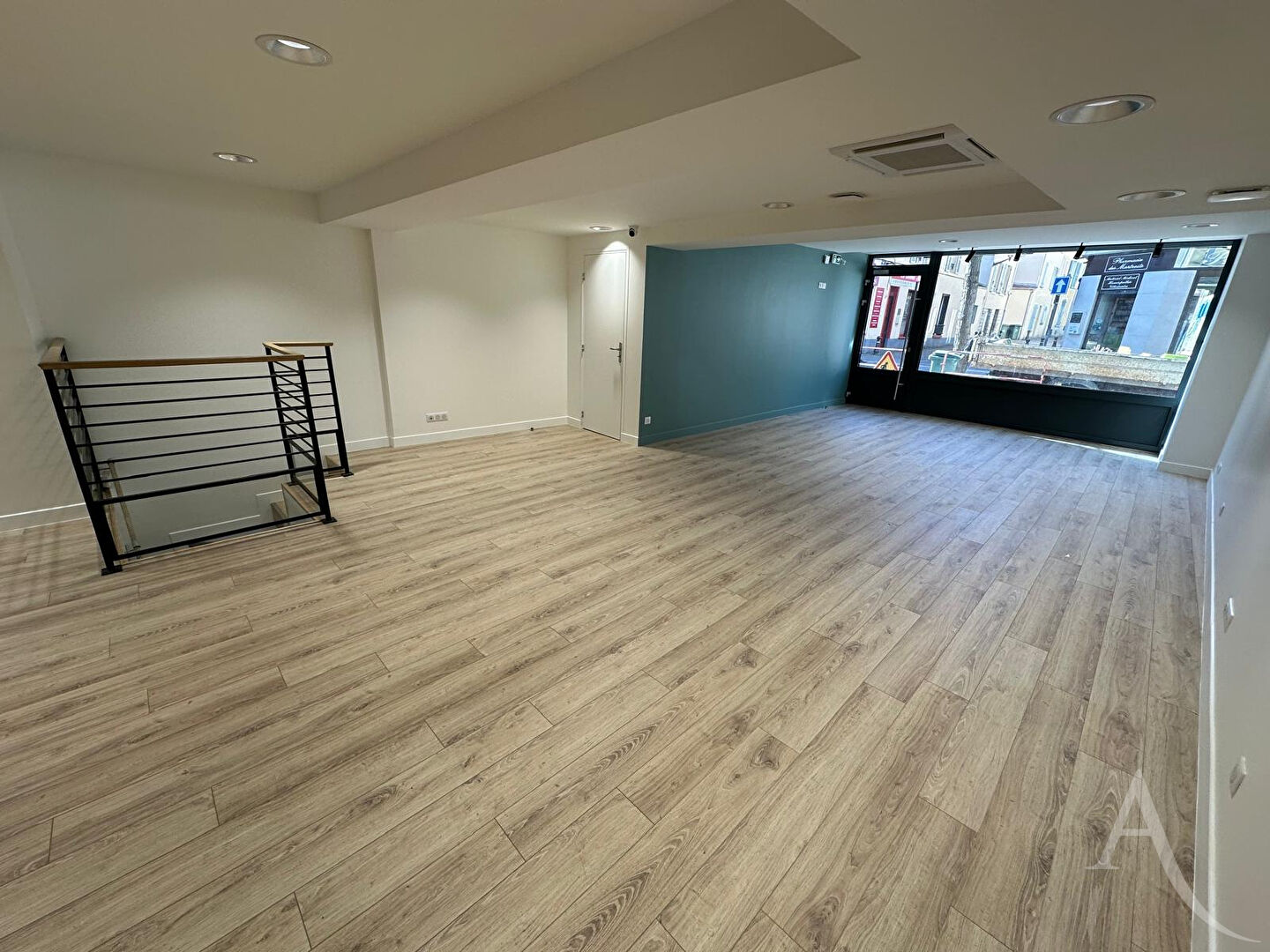 Immeuble MANTES LA JOLIE (78200) 15 pièces 296.00 m²