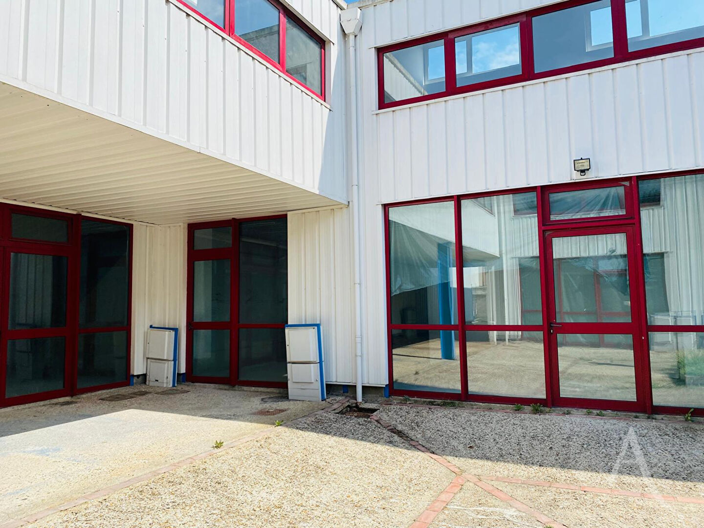 Entrepôt / Local industriel VERNOUILLET (78540) 70.00 m²