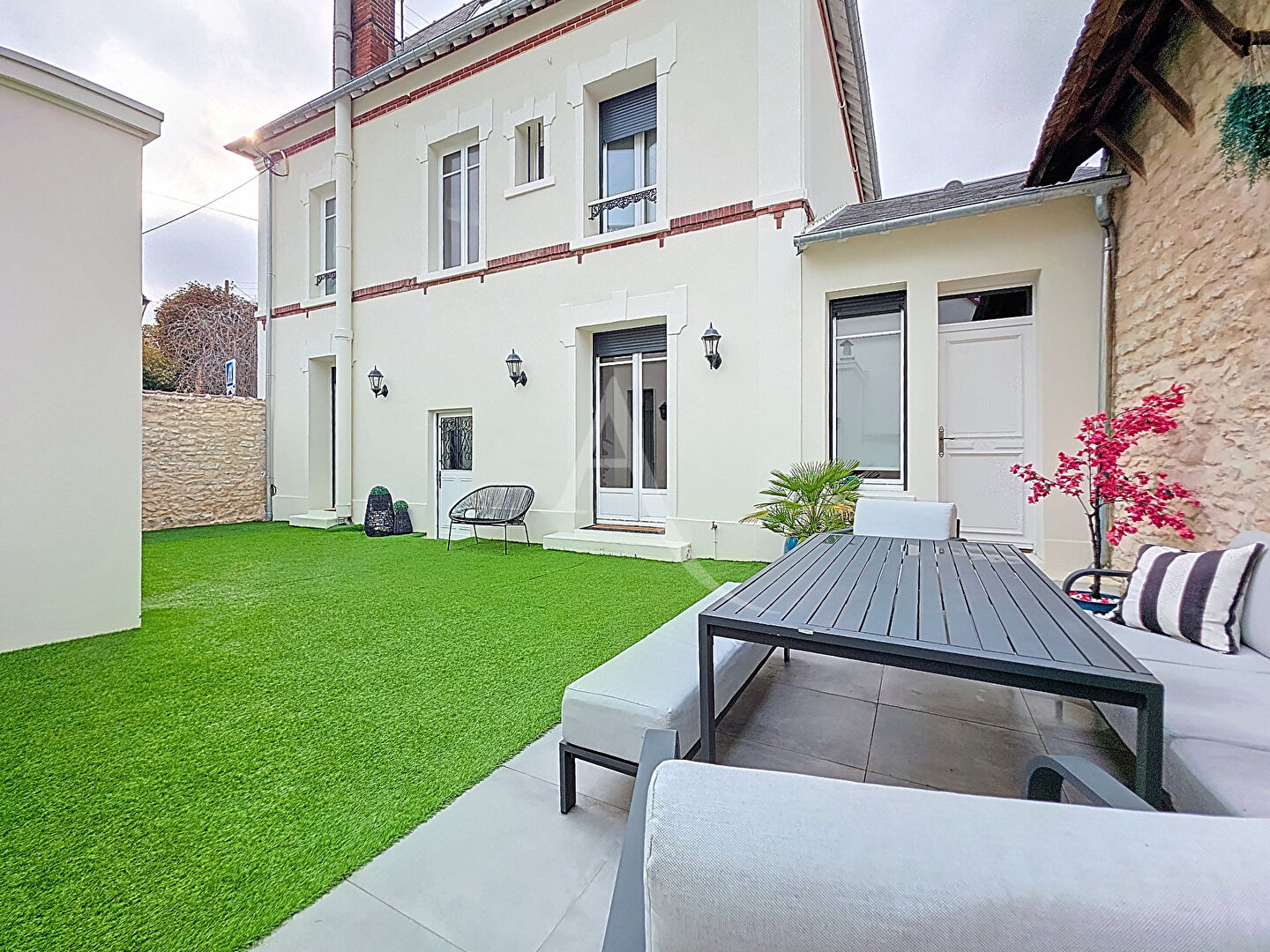 Maison MANTES LA JOLIE (78200) 7 pièces 185.00 m²