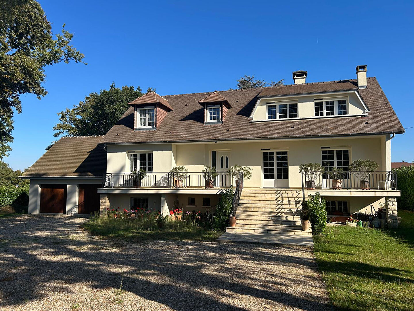 Maison GUERNES (78520) 8 pièces 200.00 m²