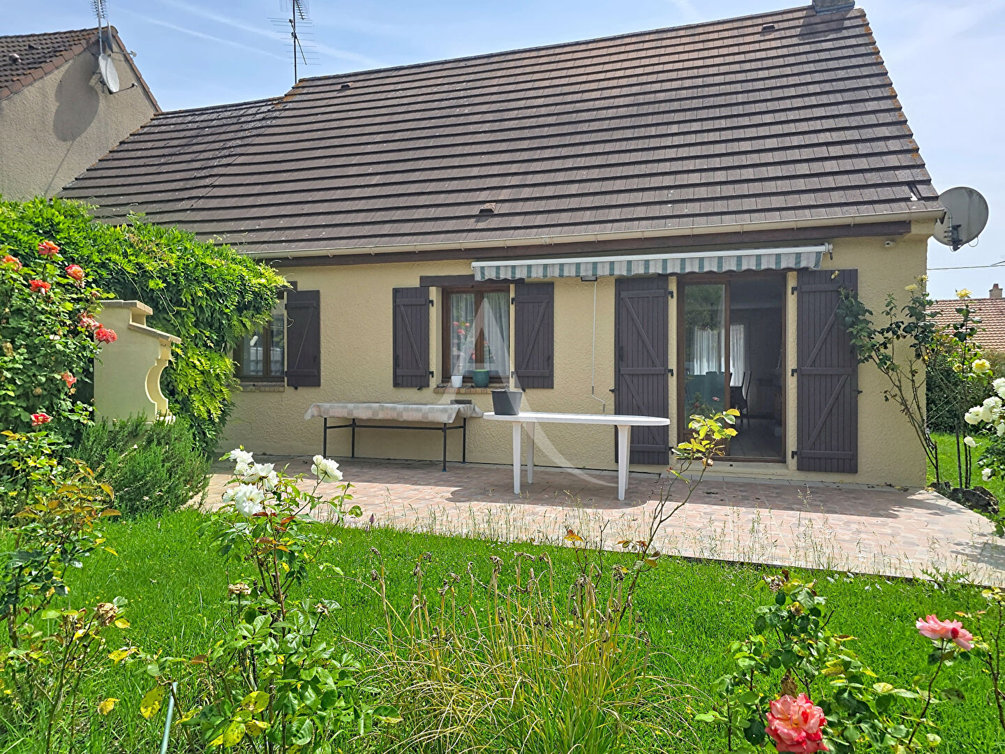 à 9 km de Rosny-sur-Seine 220 000 € Maison 5 pièces , 3 chambres 102.00 m² Voir le bien