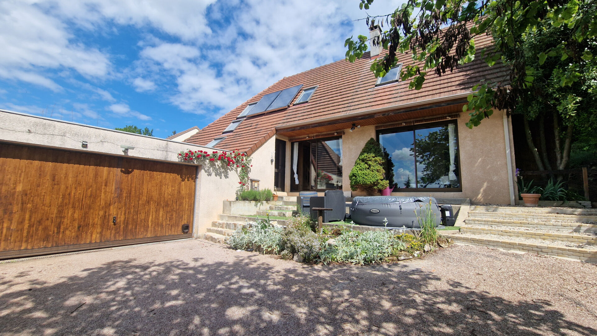 à 10 km de Rosny-sur-Seine 385 000 € Maison 9 pièces , 7 chambres 128.00 m² Avec jardin, terrasse, garage/box Voir le bien
