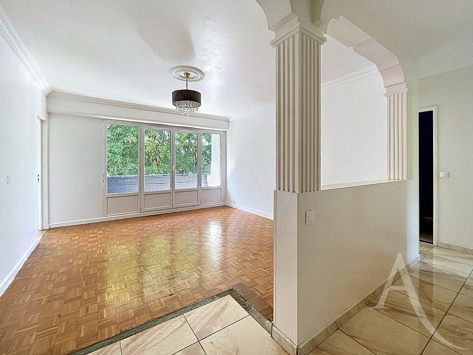 Aubergenville (78) Exclusif 153 000 € Appartement 4 pièces , 3 chambres 75.00 m² Avec balcon Voir le bien