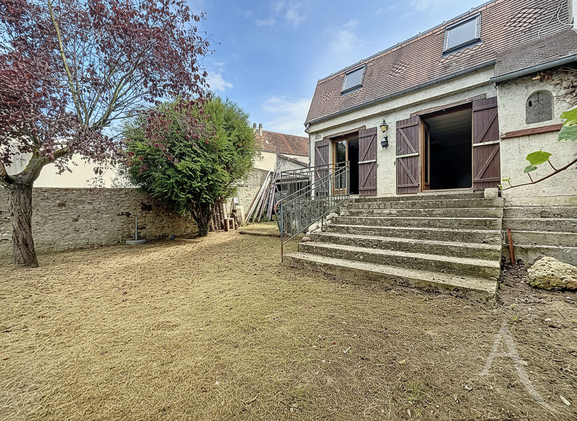 Ecquevilly (78) Exclusif 220 000 € Maison 4 pièces , 3 chambres 83.00 m² Avec jardin