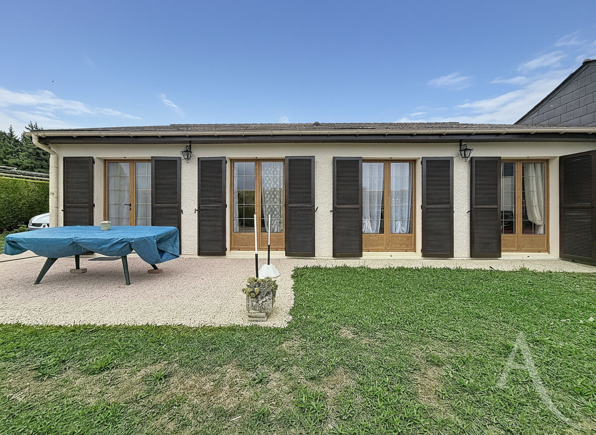 Mantes-la-Ville (78) Exclusif 284 000 € Maison 6 pièces , 4 chambres 101.00 m² Avec jardin, terrasse, garage/box