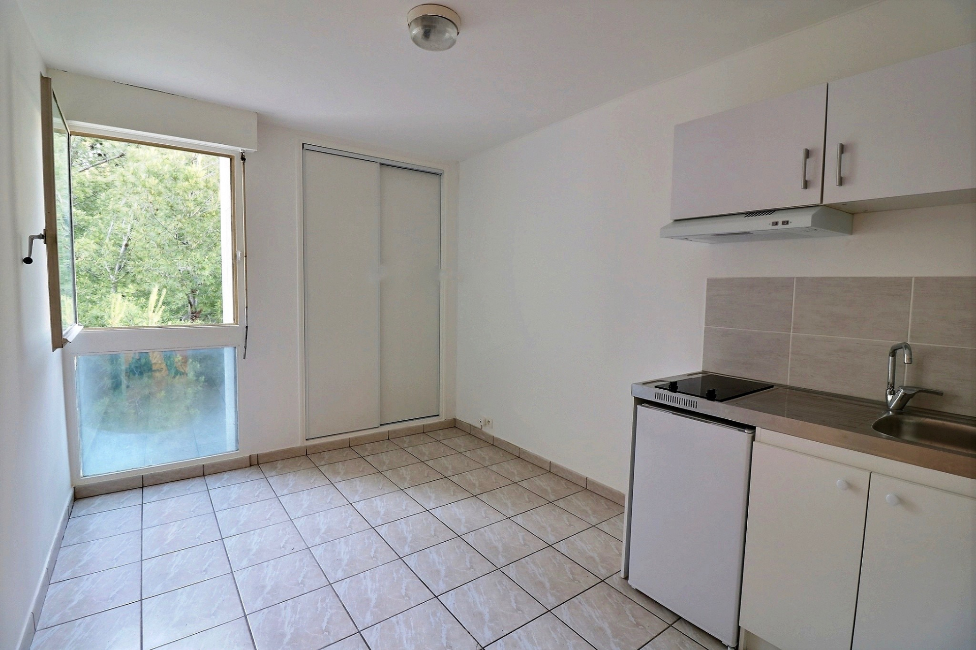 Appartement MARSEILLE (13008) 1 pi&egrave;ce 14.00 m&sup2;