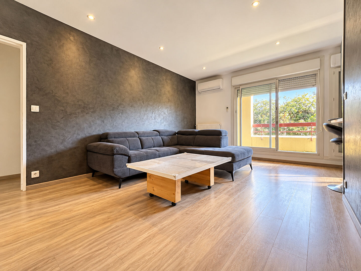Appartement MARSEILLE (13008) 2 pi&egrave;ces 52.00 m&sup2;