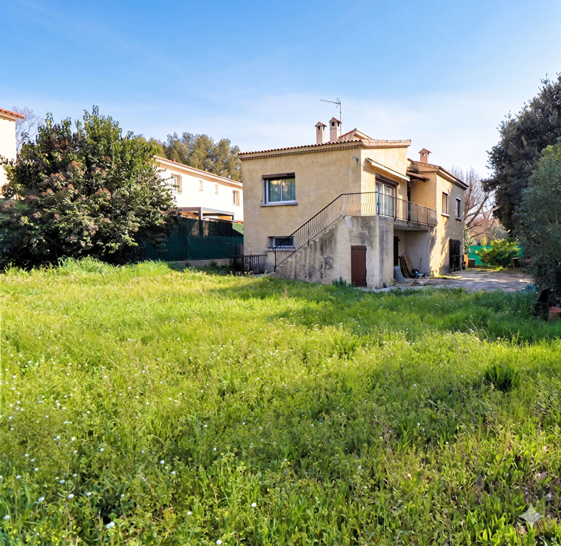 Maison MARSEILLE (13012) 4 pi&egrave;ces 100.00 m&sup2;