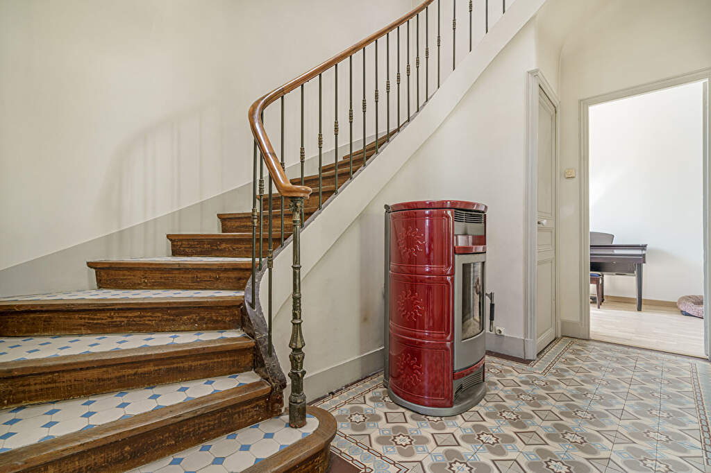 Villa MARSEILLE (13015) 7 pièces 202.00 m²