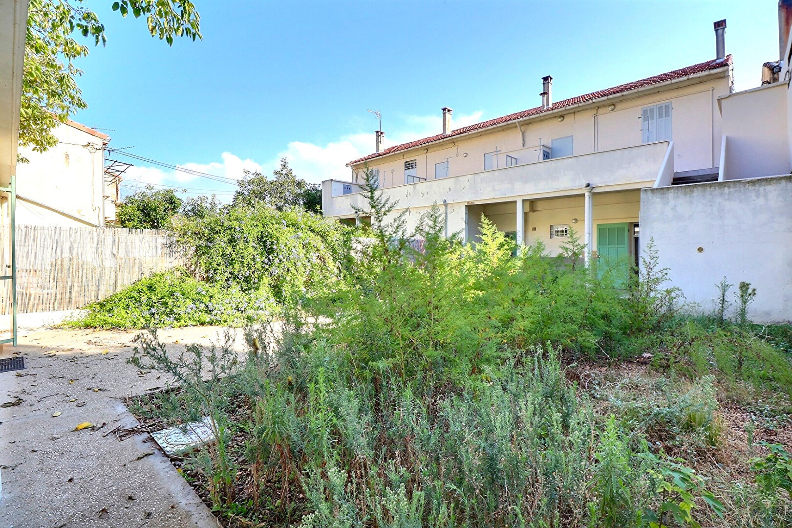 Maison MARSEILLE (13012) 15 pièces 350.00 m²