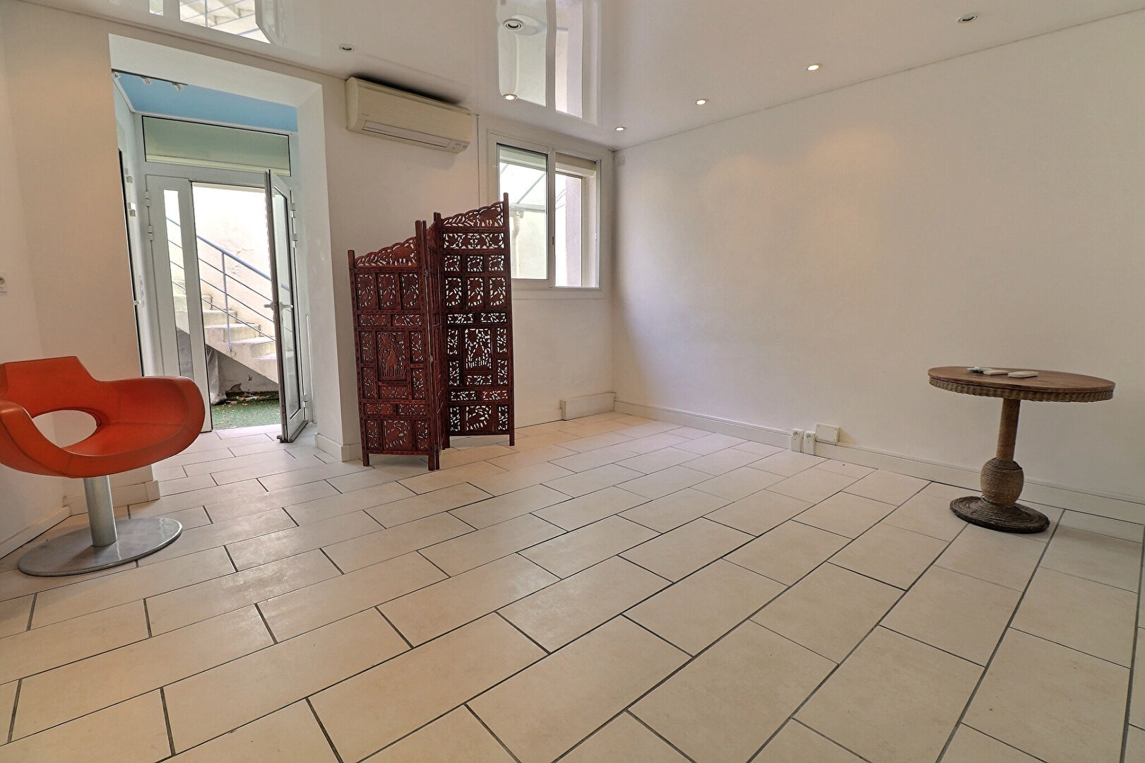 Local d'activité MARSEILLE (13008) 1 pièce 26.81 m²