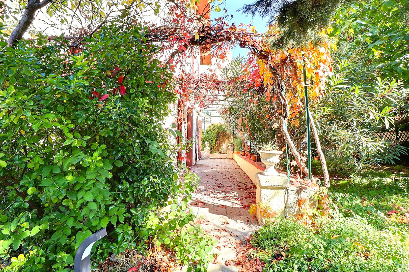 Maison MARSEILLE (13004) 5 pièces 84.00 m²