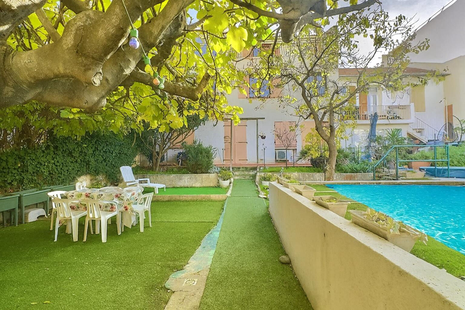 Maison de ville MARSEILLE (13004) 7 pi&egrave;ces 190.00 m&sup2;