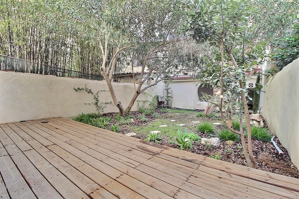 Immeuble MARSEILLE (13006) 9 pi&egrave;ces 198.00 m&sup2;