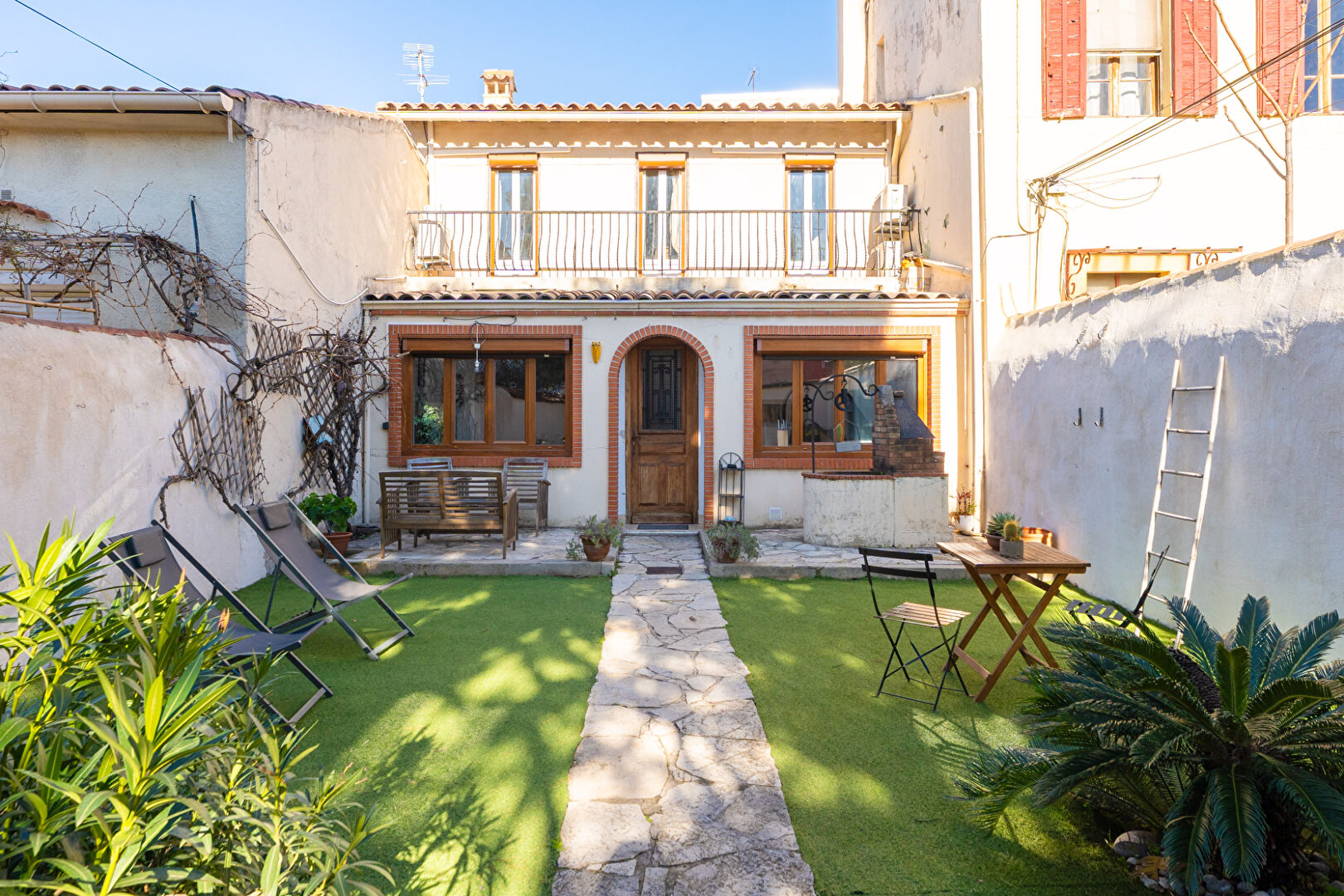 Maison MARSEILLE (13012) 3 pi&egrave;ces 80.00 m&sup2;