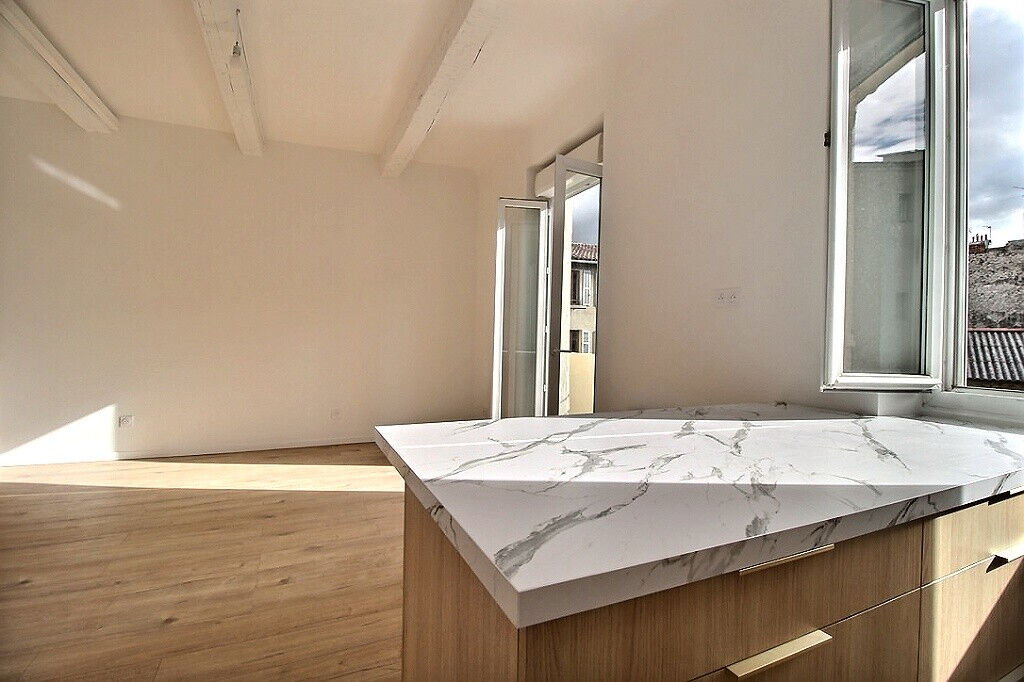 Appartement MARSEILLE (13008) 3 pi&egrave;ces 54.00 m&sup2;