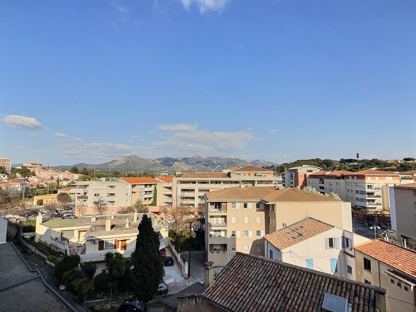 Appartement AUBAGNE (13400) 4 pi&egrave;ces 100.00 m&sup2;