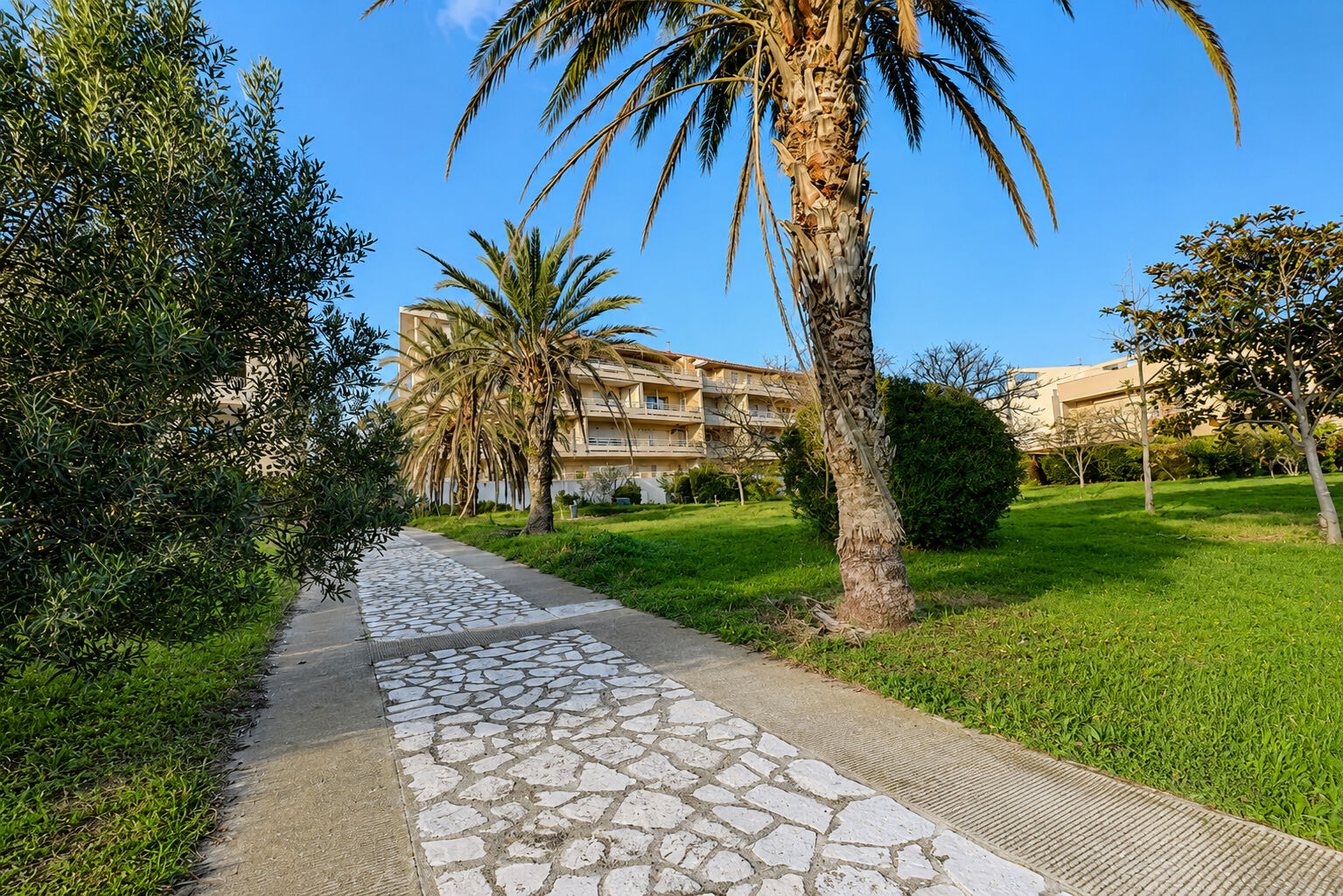 Appartement MARSEILLE (13008) 2 pi&egrave;ces 58.00 m&sup2;
