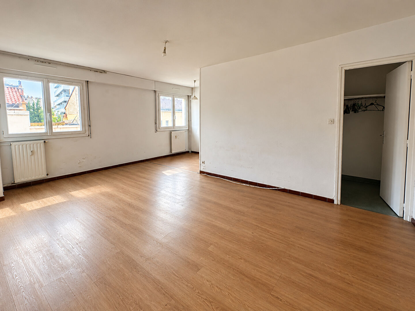 Appartement MARSEILLE (13005) 2 pi&egrave;ces 45.45 m&sup2;