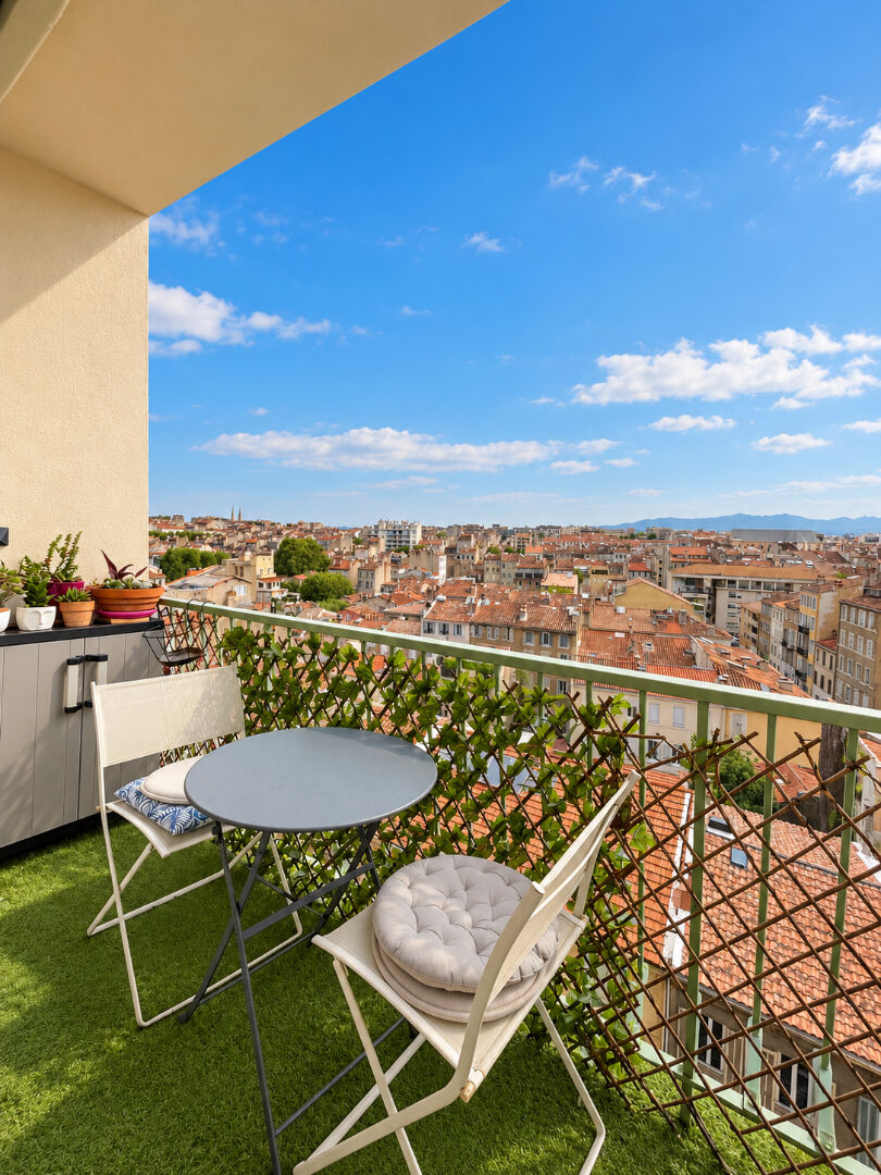 Appartement MARSEILLE (13005) 4 pi&egrave;ces 80.00 m&sup2;