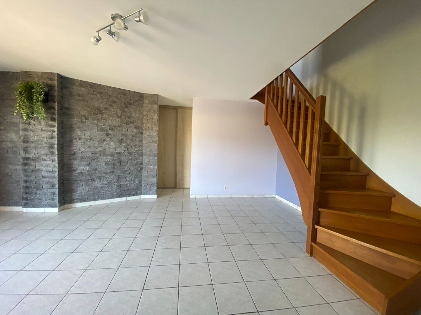 Appartement MELUN (77000) 4 pi&egrave;ces 67.00 m&sup2;
