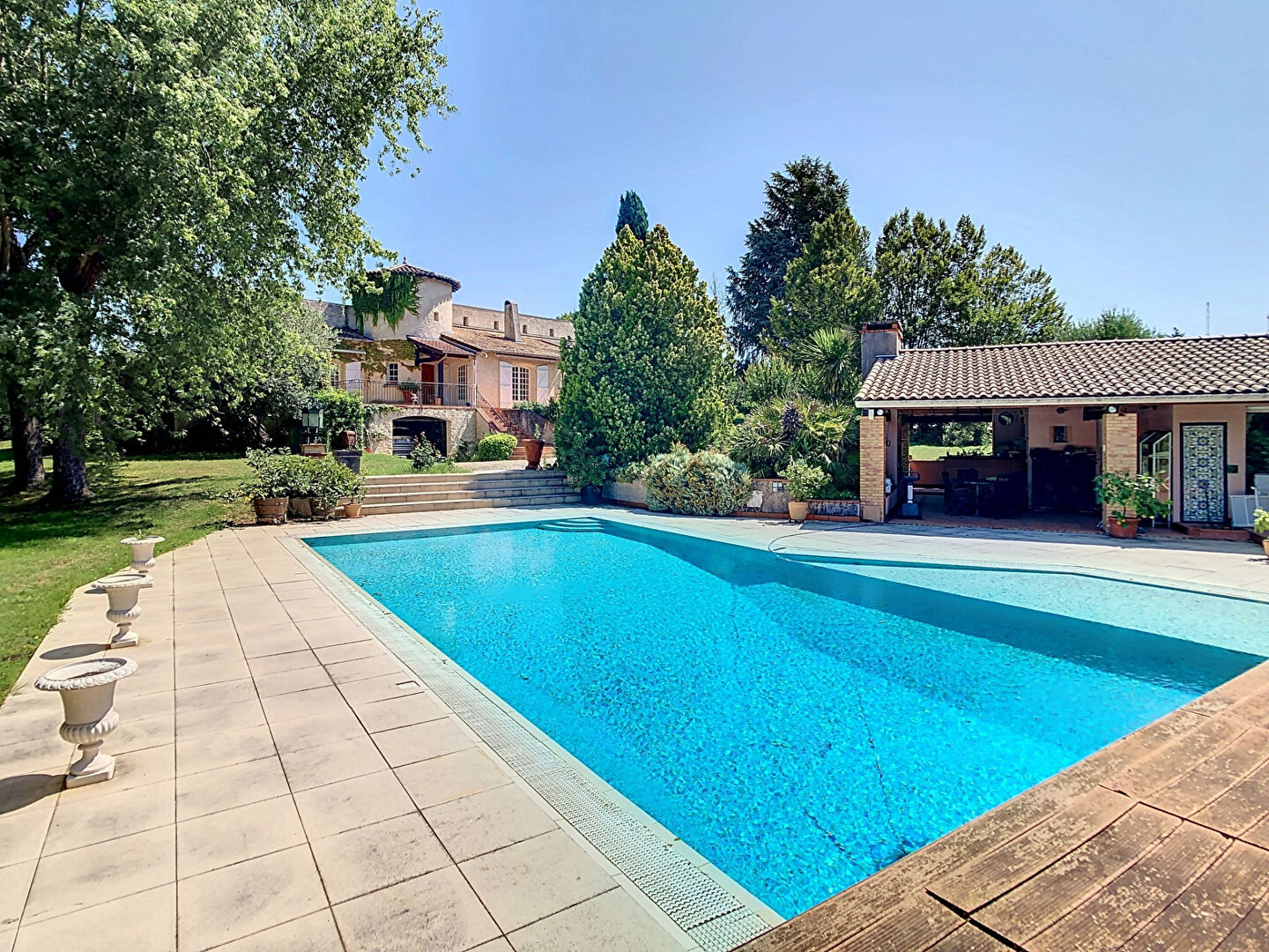 Maison MURET (31600) 10 pièces 310.00 m²