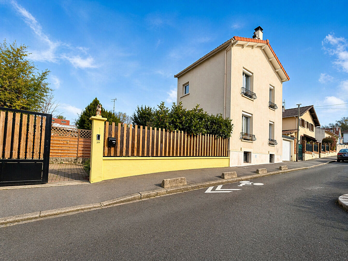 Maison NANTERRE (92000) 5 pi&egrave;ces 109.00 m&sup2;