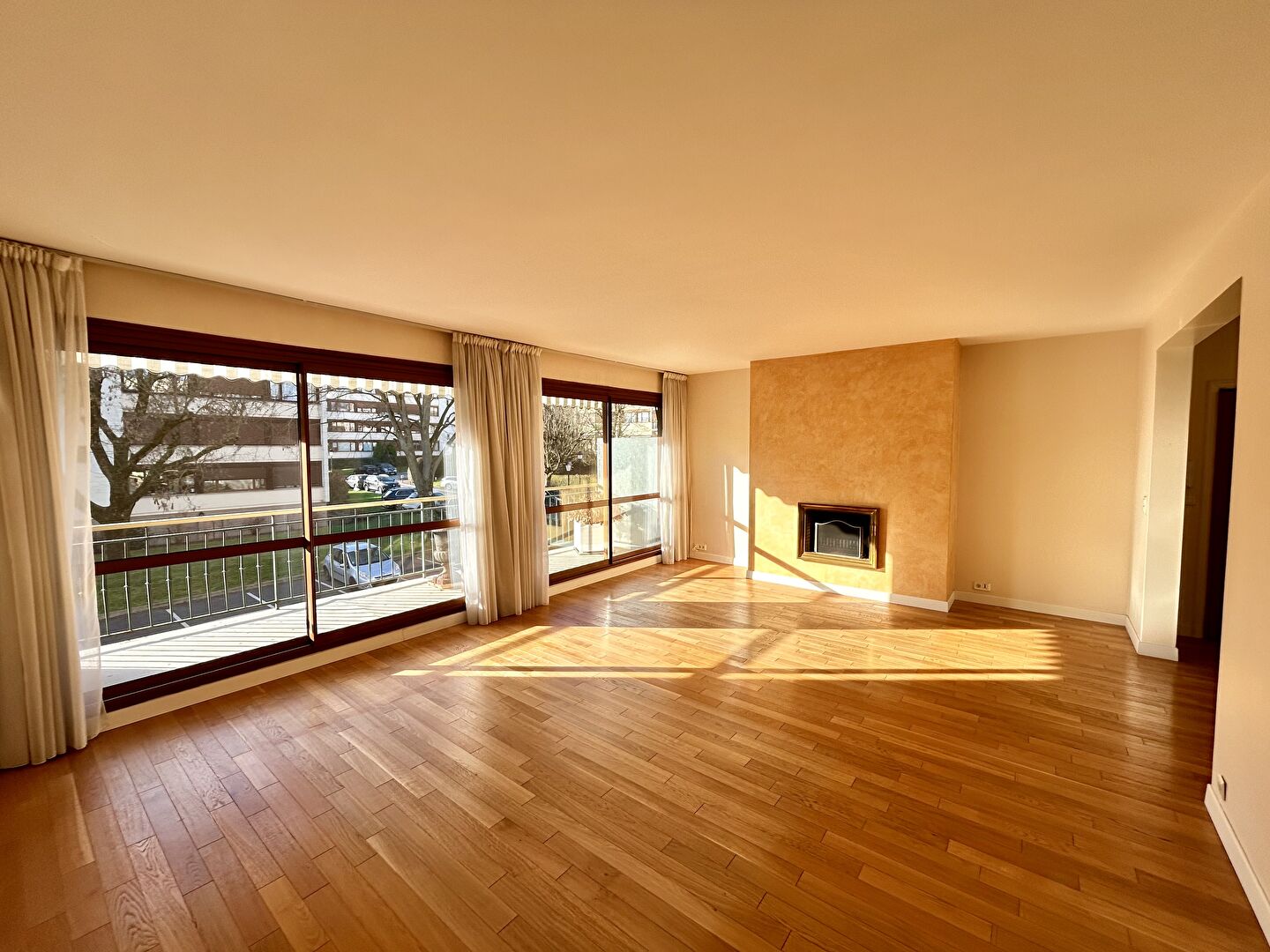 Appartement NOISY LE ROI (78590) 5 pi&egrave;ces 106.00 m&sup2;