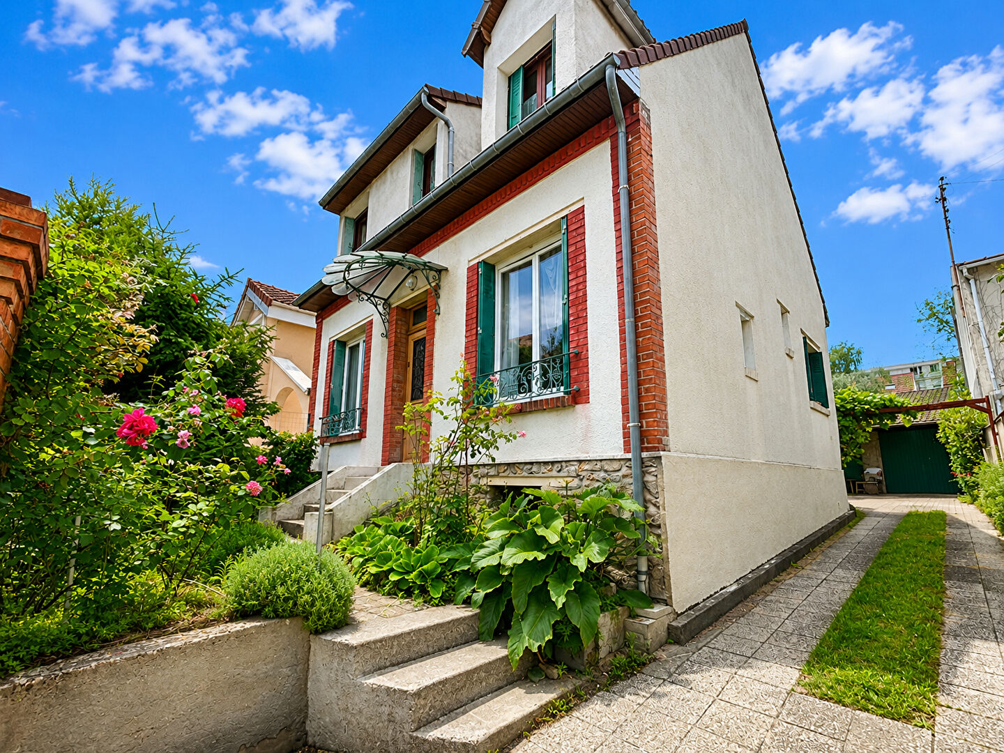 à 8 km de Cormeilles-en-Parisis 680 000 € Maison 5 pièces , 3 chambres 110.00 m² Avec jardin, garage/box Voir le bien