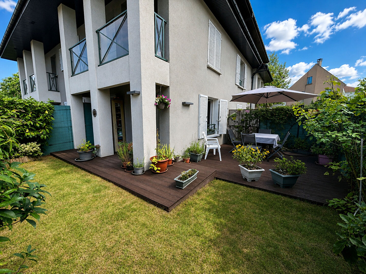 Rueil-Malmaison (92) 300 000 € Appartement 2 pièces , 1 chambre 41.27 m² Avec jardin, terrasse Voir le bien