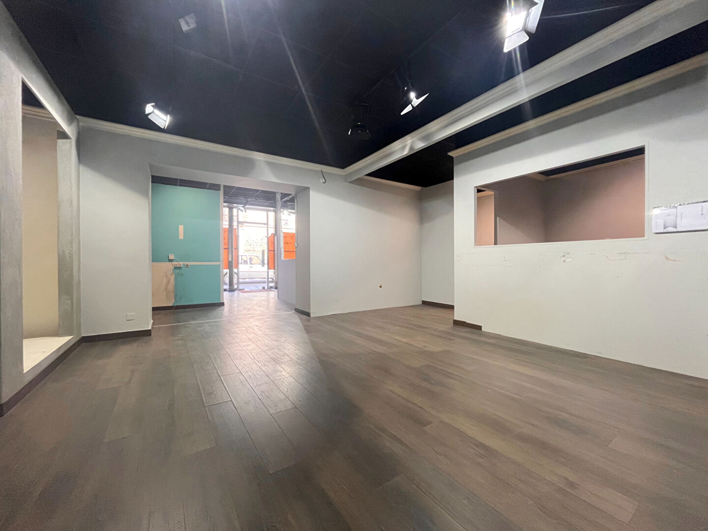 Local commercial PAU (64000) 4 pièces 110.00 m²