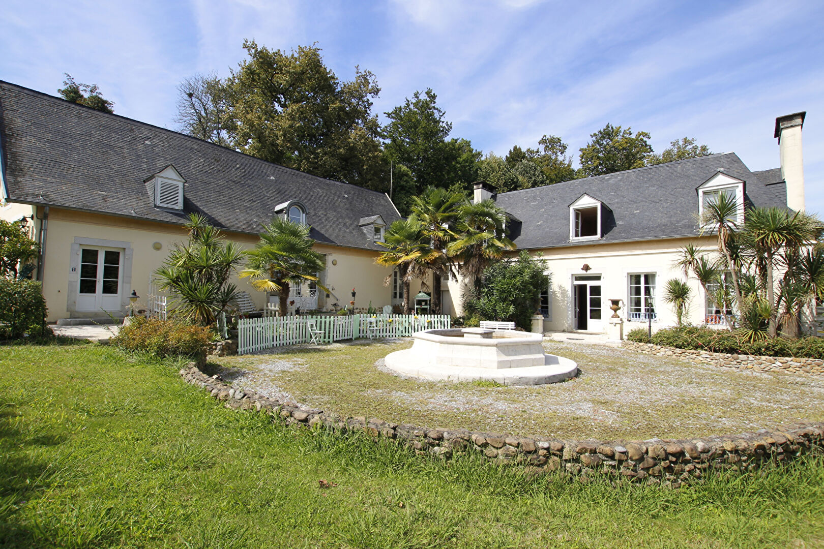 Immeuble de rapport RONTIGNON (64110) 20 pièces 744.41 m²
