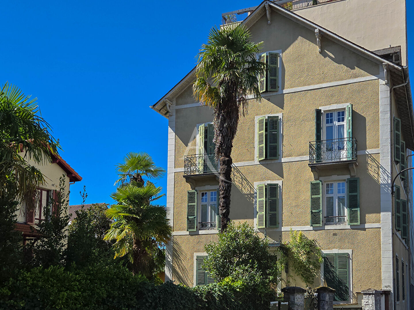 Immeuble PAU (64000) 17 pièces 384.88 m²