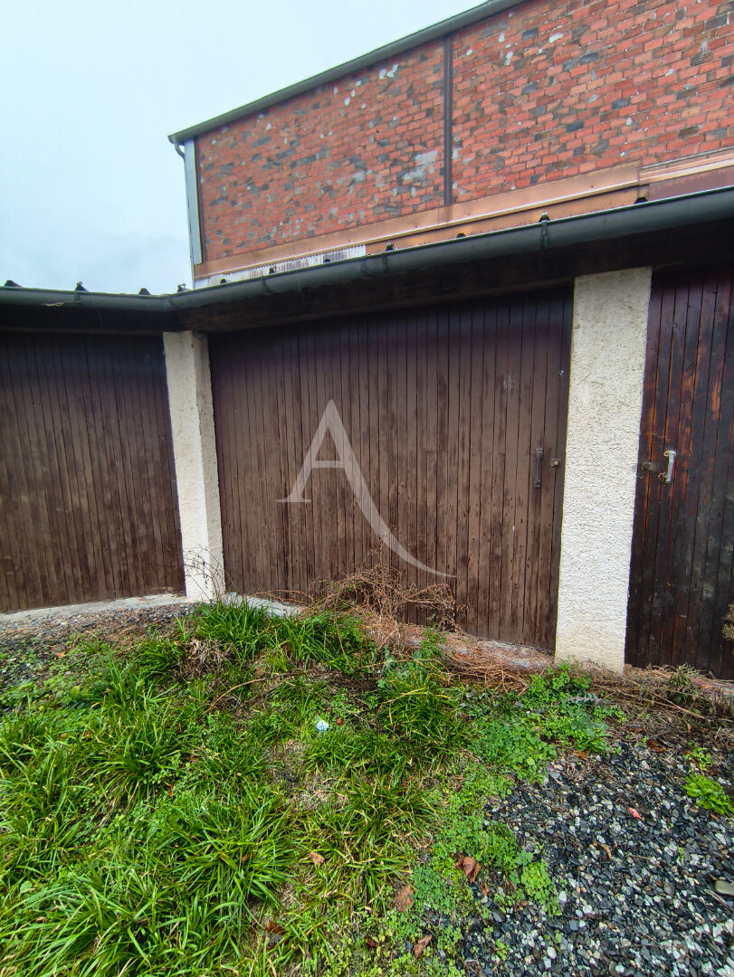 Parking / box PAU (64000)