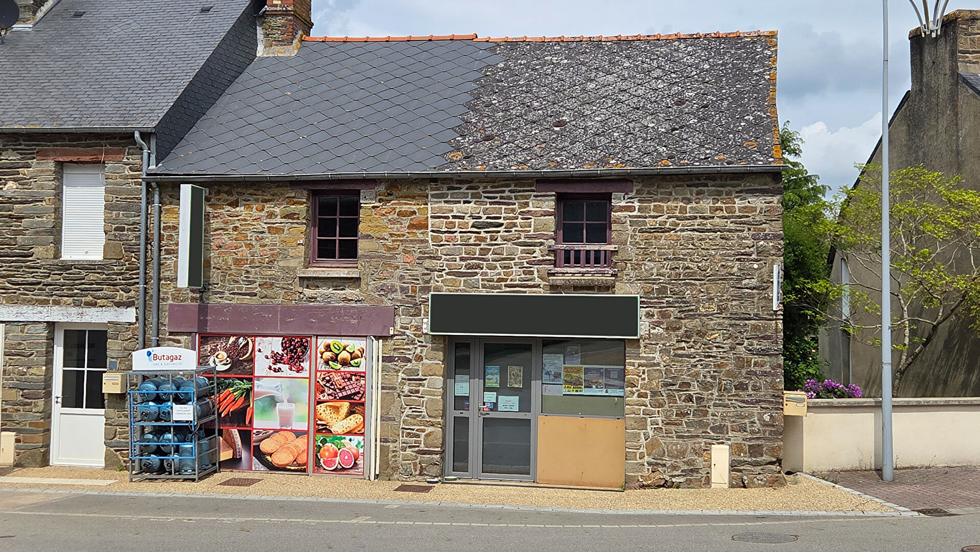 Local commercial NEANT SUR YVEL (56430) 57.00 m&sup2;