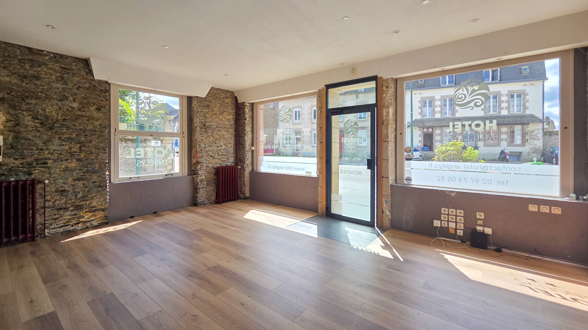 Local commercial PLOERMEL (56800) 41.00 m&sup2;