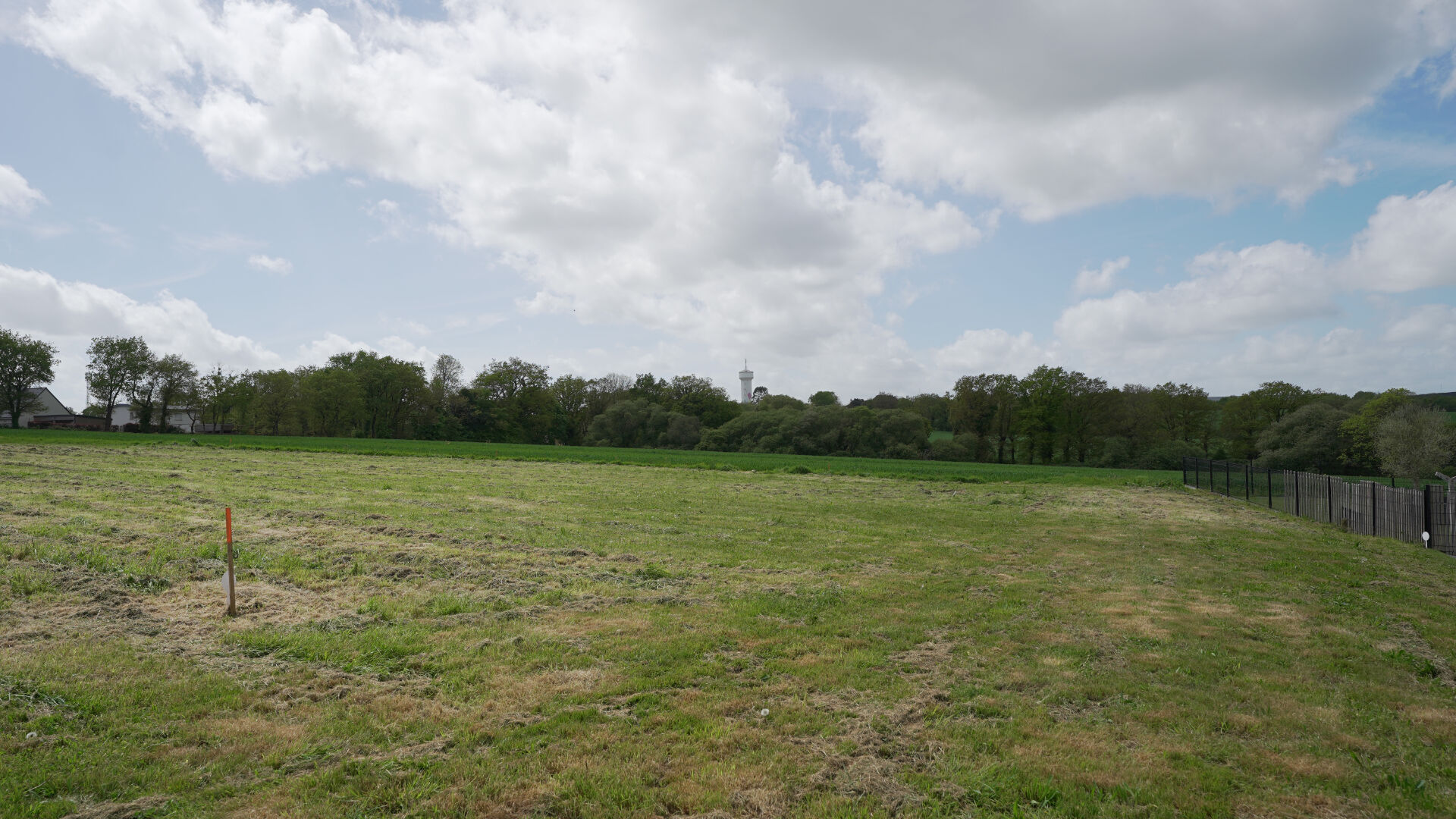 Terrain GOURHEL (56800) 647.00 m&sup2;