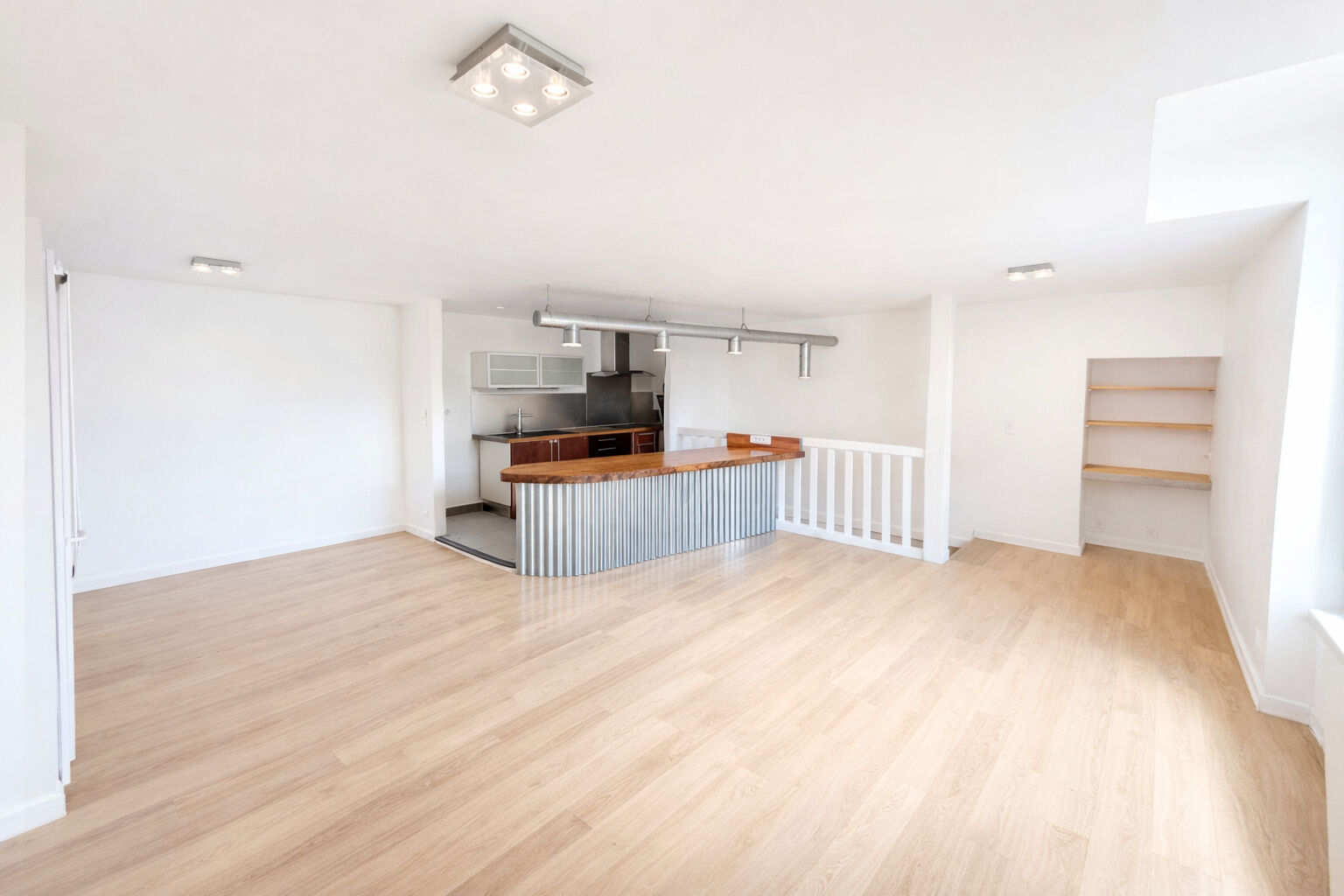 Immeuble POITIERS (86000) 3 pi&egrave;ces 158.00 m&sup2;