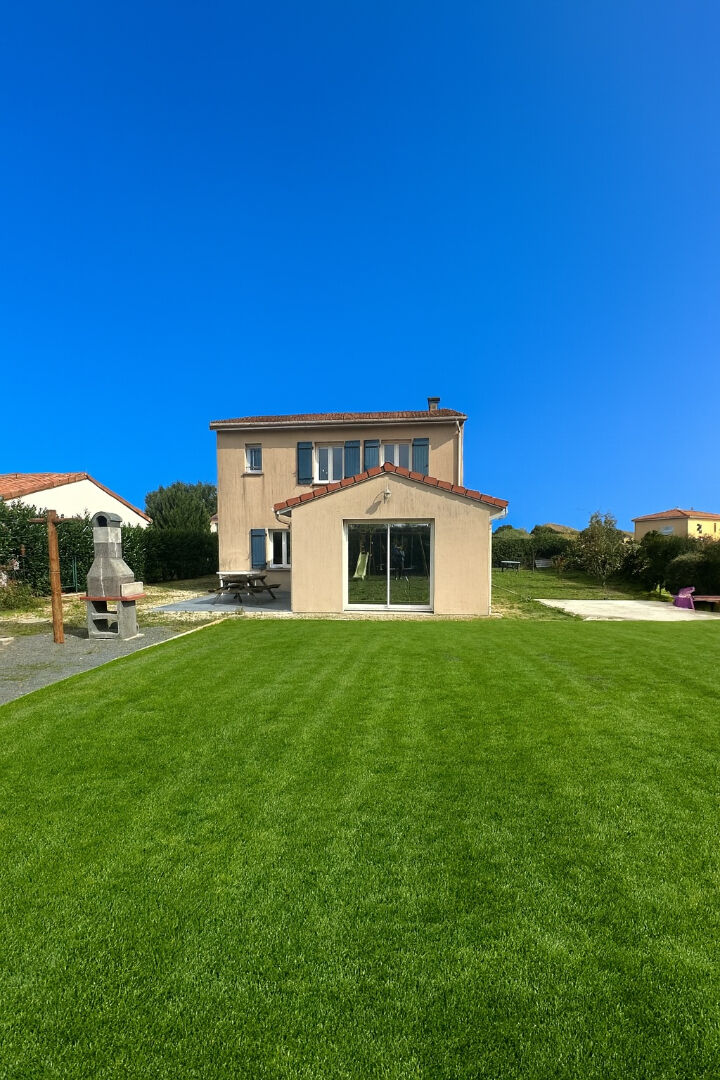 Maison FONTAINE LE COMTE (86240) 5 pièces 122.00 m²