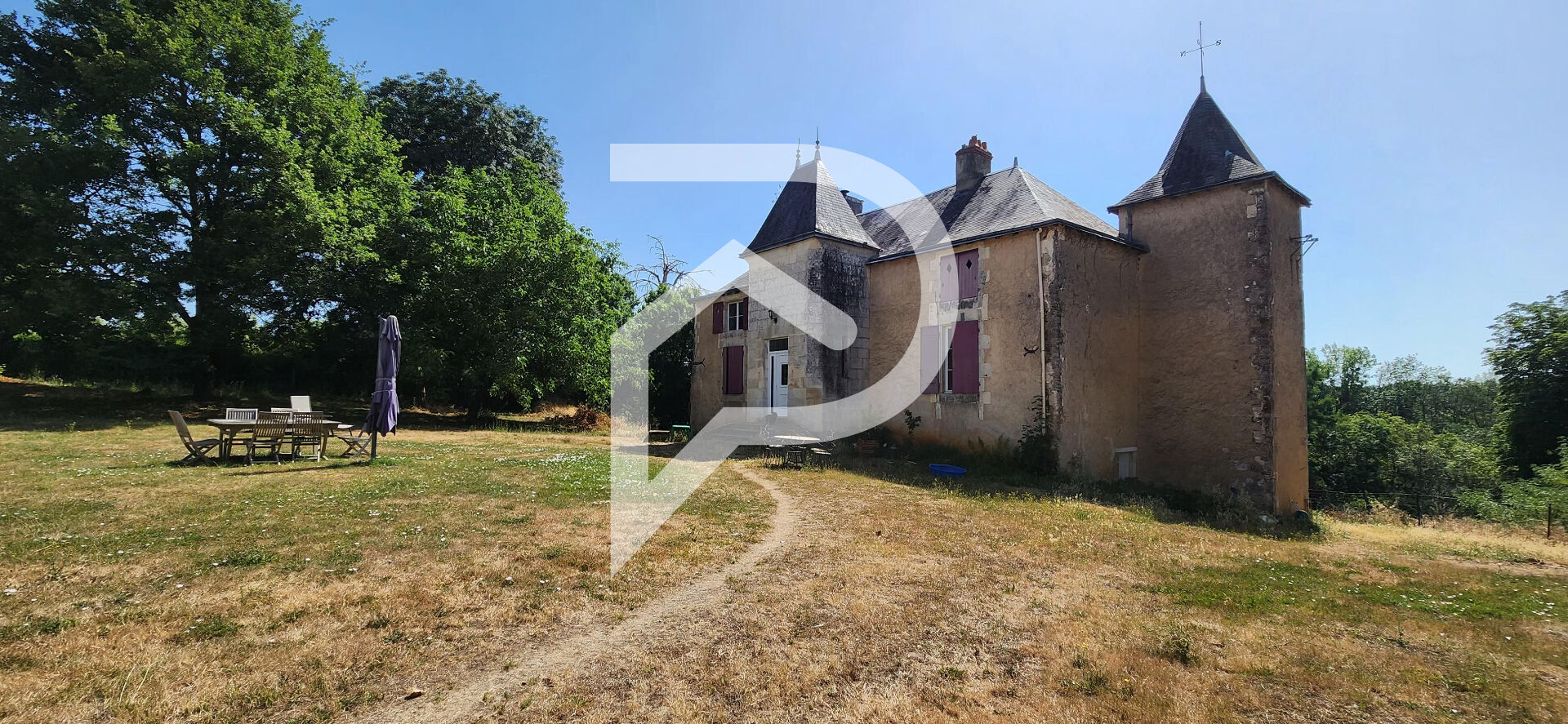 Maison VIVONNE (86370) 7 pièces 226.00 m²