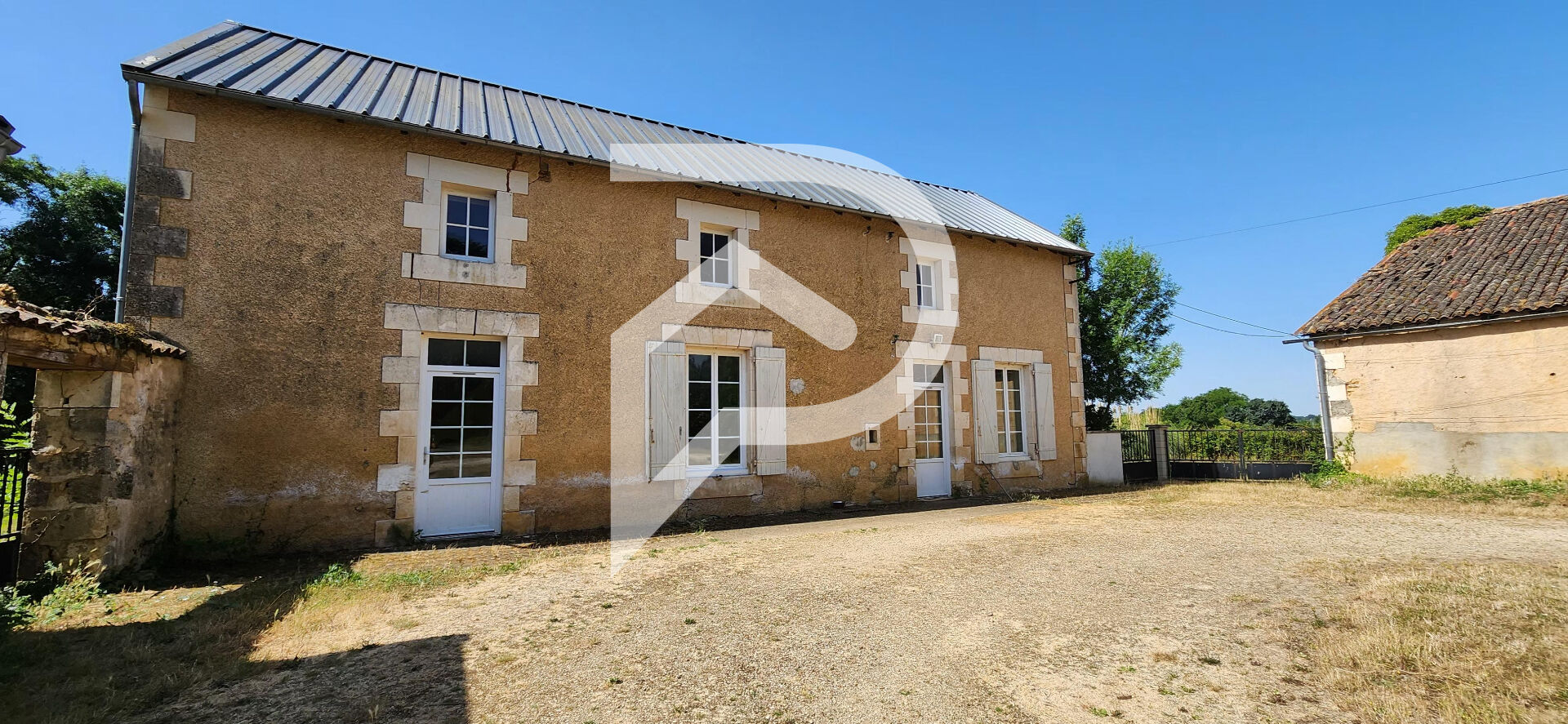 Maison VIVONNE (86370) 6 pièces 186.00 m²