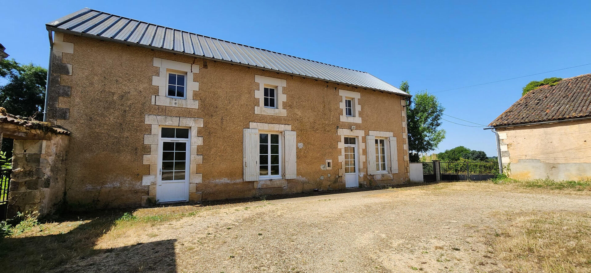 Maison VIVONNE (86370) 6 pièces 186.00 m²