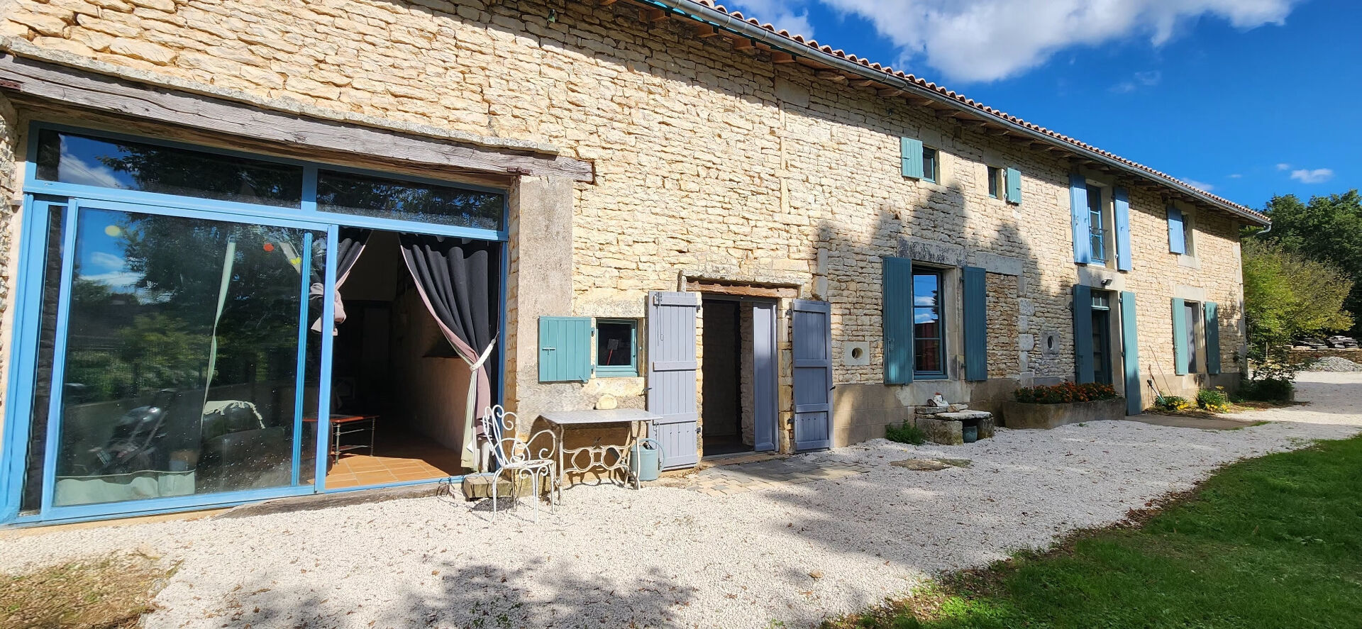 Maison CHAUNAY (86510) 7 pi&egrave;ces 216.00 m&sup2;