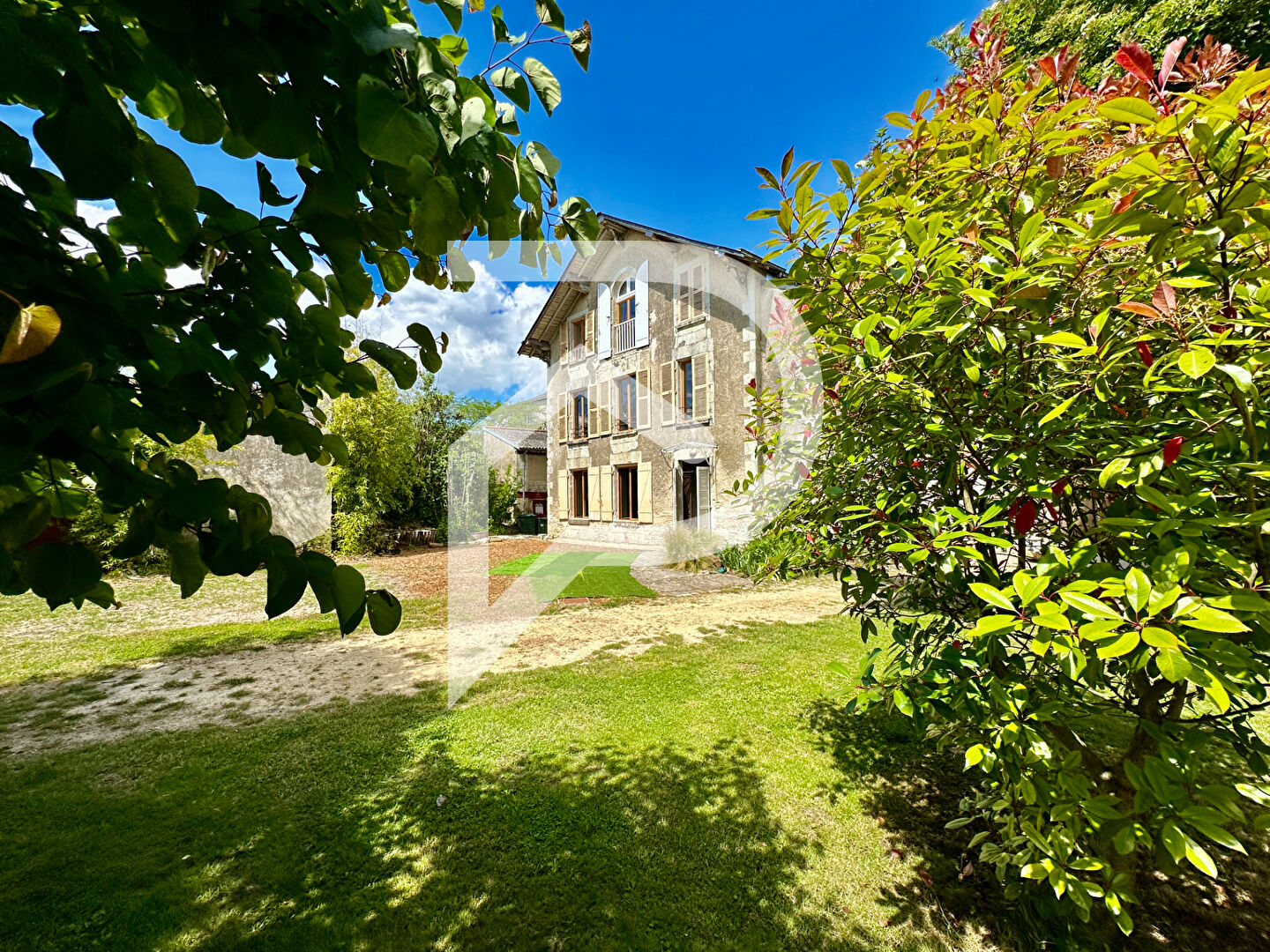 Maison MIREBEAU (86110) 6 pièces 242.00 m²