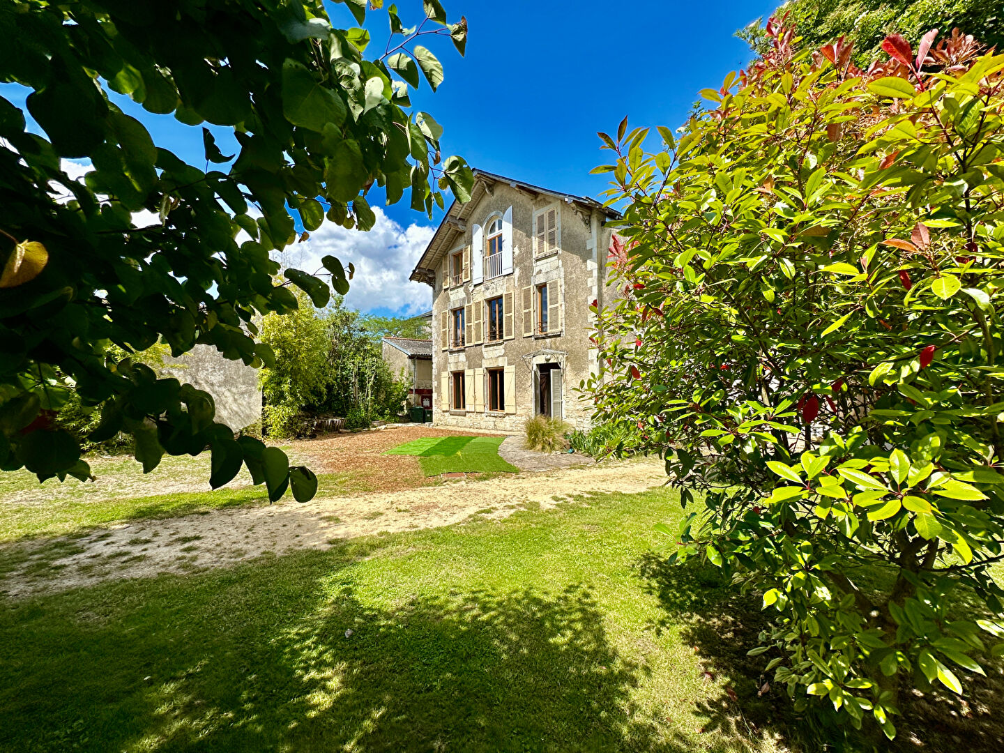 Maison MIREBEAU (86110) 6 pi&egrave;ces 242.00 m&sup2;