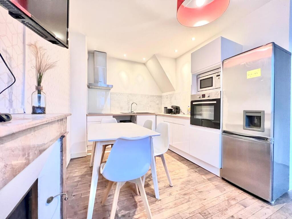 Immeuble POITIERS (86000) 5 pi&egrave;ces 100.00 m&sup2;