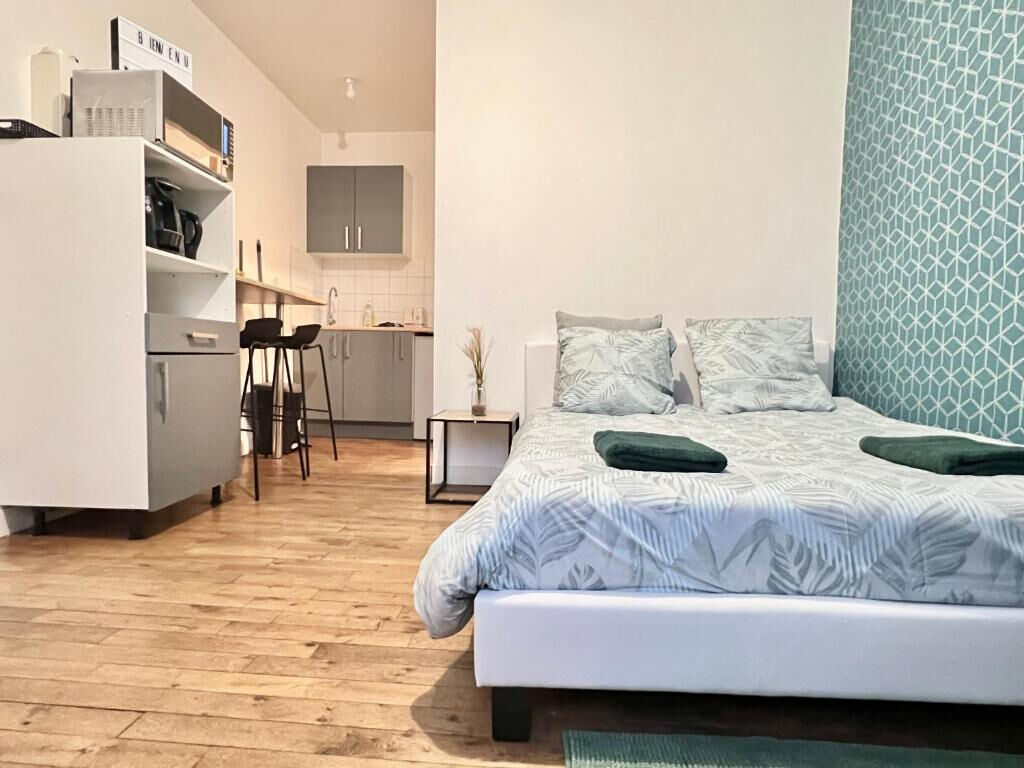 Immeuble POITIERS (86000) 5 pi&egrave;ces 100.00 m&sup2;