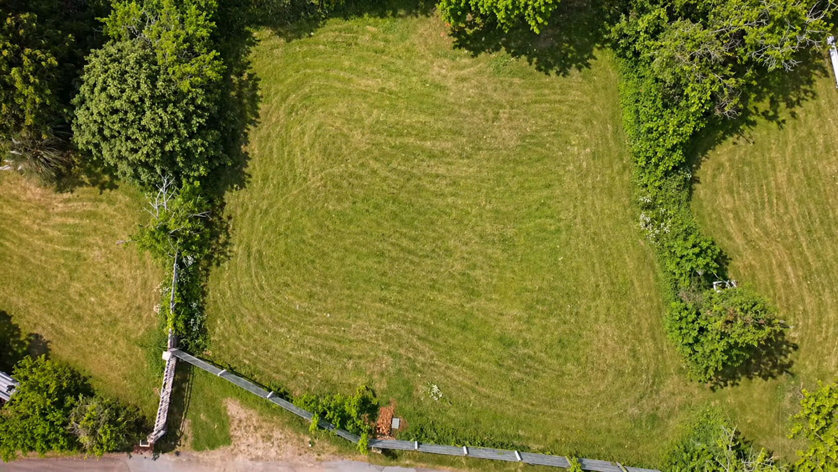 Terrain VOUILLE (86190) 1400.00 m&sup2;