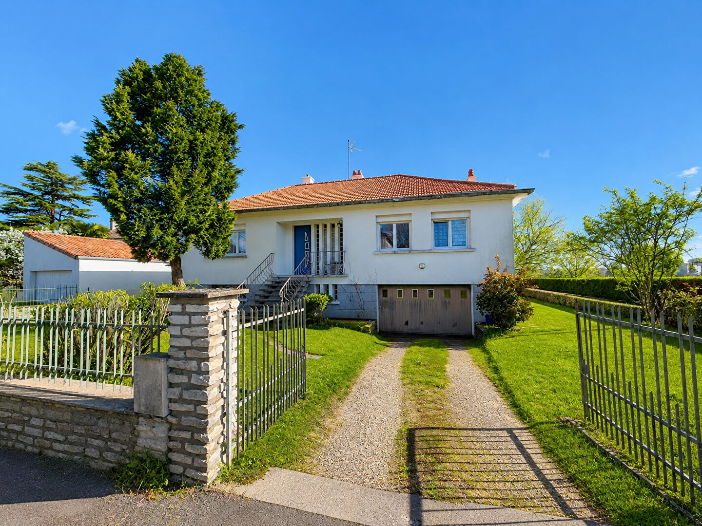 Maison POITIERS (86000) 4 pi&egrave;ces 103.00 m&sup2;